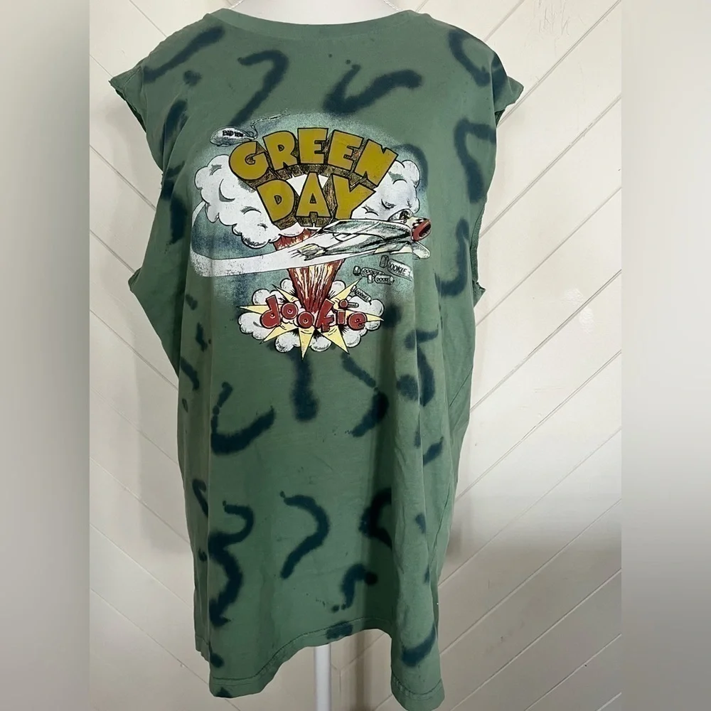 Green Day Sleeveless Shirt - Picture 2 of 5